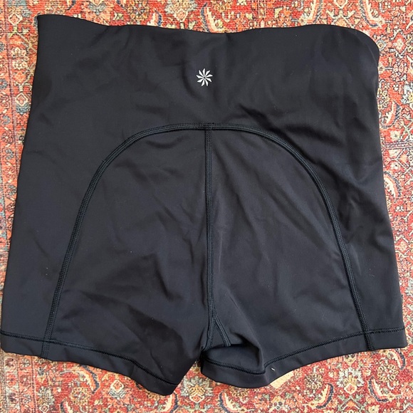 Athleta Ultimate Shortie bikers. Worn once, excellent condition size small - Picture 3 of 5